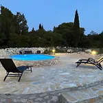 Green Oak Villa