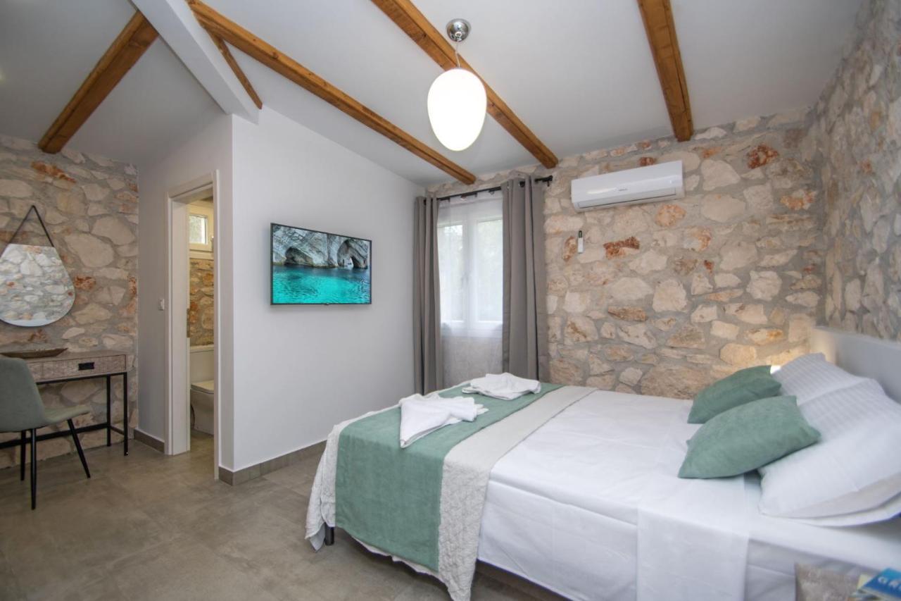 Oak Villa *