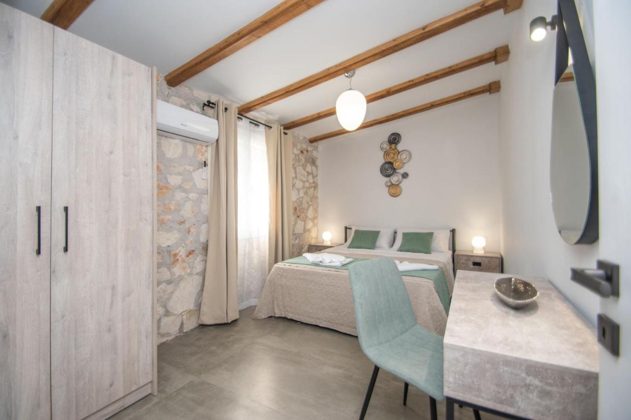 Oak Villa *